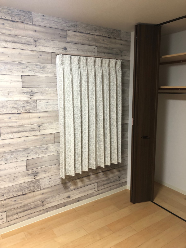 3A邸 主寝室小窓施工後